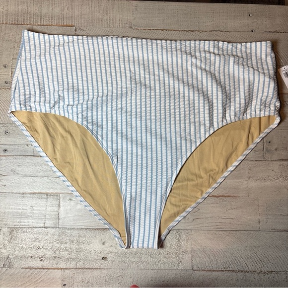 Old Navy Women's Size 4X Striped Bikini Top Adjustable Straps Blue/White NWT! - Picture 2 of 16